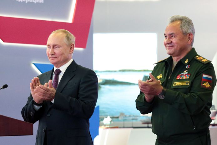 Il presidente Vladimir Putin e il ministro della Difesa Sergei Shoigu durante l'edizione precedente.