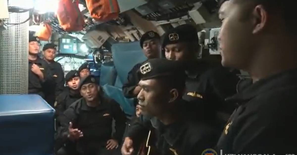 Killed Marines menyanyikan lagu perpisahan mereka sesaat sebelum kematian, gambar-gambar kasar menjadi viral |  Di luar negeri