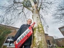 Bert Barten gebruikt geluid van bomen voor muziek en treedt samen met berk op in Oss