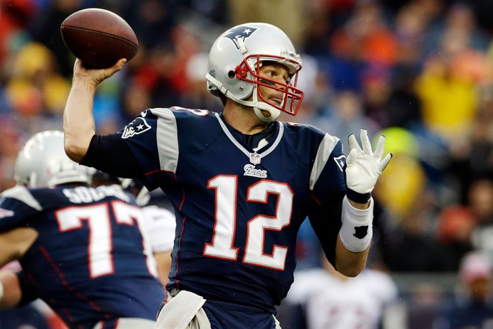 Tom Brady namens New England Patriots in actie in 2012.
