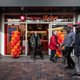 Politie toont beelden van overvallen telefoonwinkels Bijlmerplein