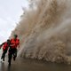 Honderdduizenden Chinezen vluchten voor tyfoon