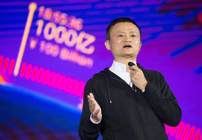 Ook de Chinese online-gigant Alibaba van Jack Ma moet meer gaan betalen voor het bezorgen van pakketjes in Europa en de VS.