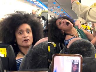 KIJK. Amerikaanse vrouw van het vliegtuig gezet nadat ze naar passagiers "vloekt en gromt"