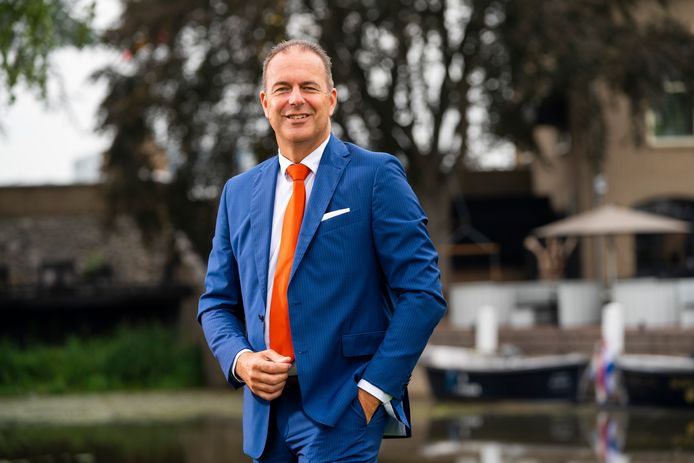 Jaap Paans mag zich voortaan ereburger van Smart Delta Drechtsteden noemen.