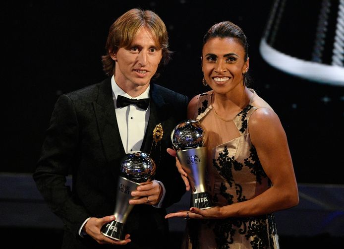 Modric met Marta, die de prijs bij de vrouwen won.