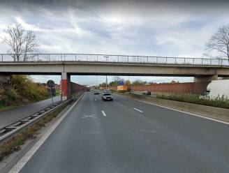 Verkeersongeval op de E40 richting Gent ter hoogte van Drongen: linkerrijstrook versperd 