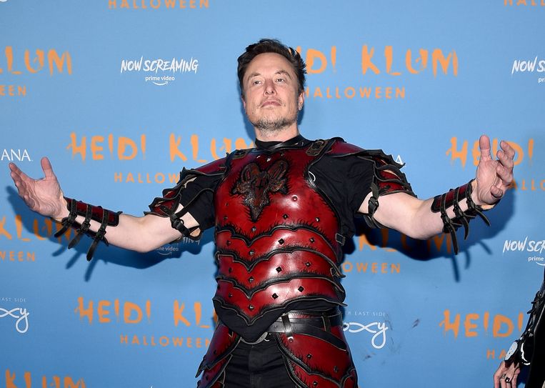 Elon Musk bij de Halloween Party op 31 oktober 2022 van fotomodel Heidi Klum in New York. Beeld Evan Agostini/Invision/AP