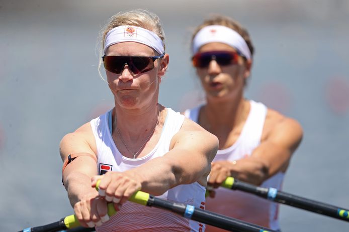 Roos de Jong en Lisa Scheenaard.