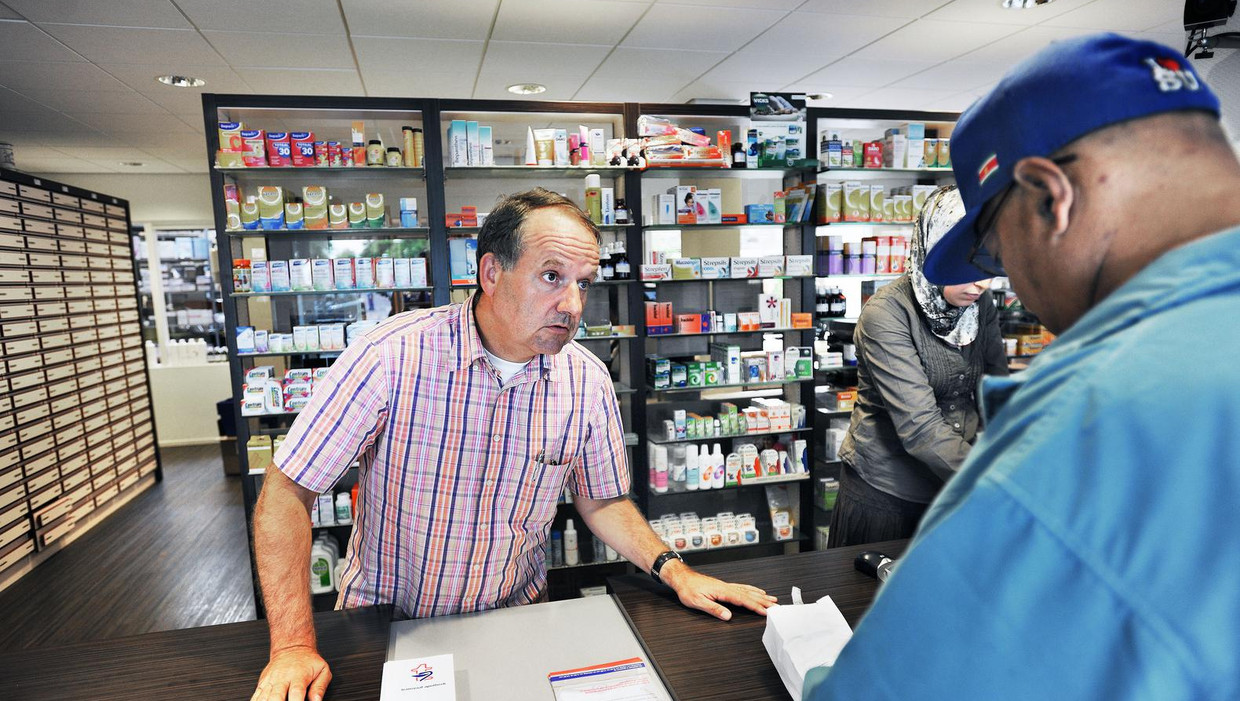 Een apotheek in de Transvaalbuurt in Den Haag Beeld Guus Dubbelman / de Volkskrant