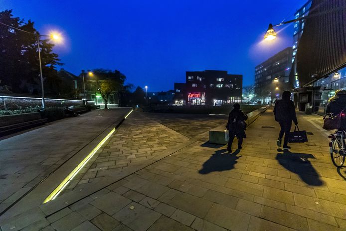 Reportage over drugshandel en en overlast op het Wilminkplein.