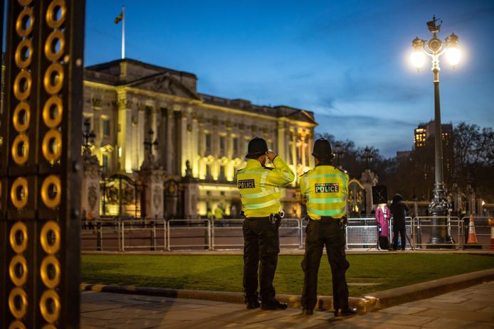 Politieagenten bij Buckingham Palace.