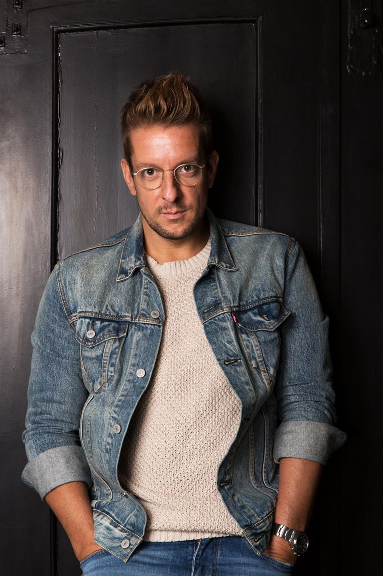 zanger en acteur alex klaasen rustig aan doen vond ik eerst getut het parool
