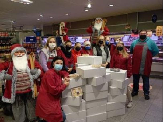 Spar Hofstade schonk een kerstdiner aan vzw Zonder honger naar Bed Aalst.