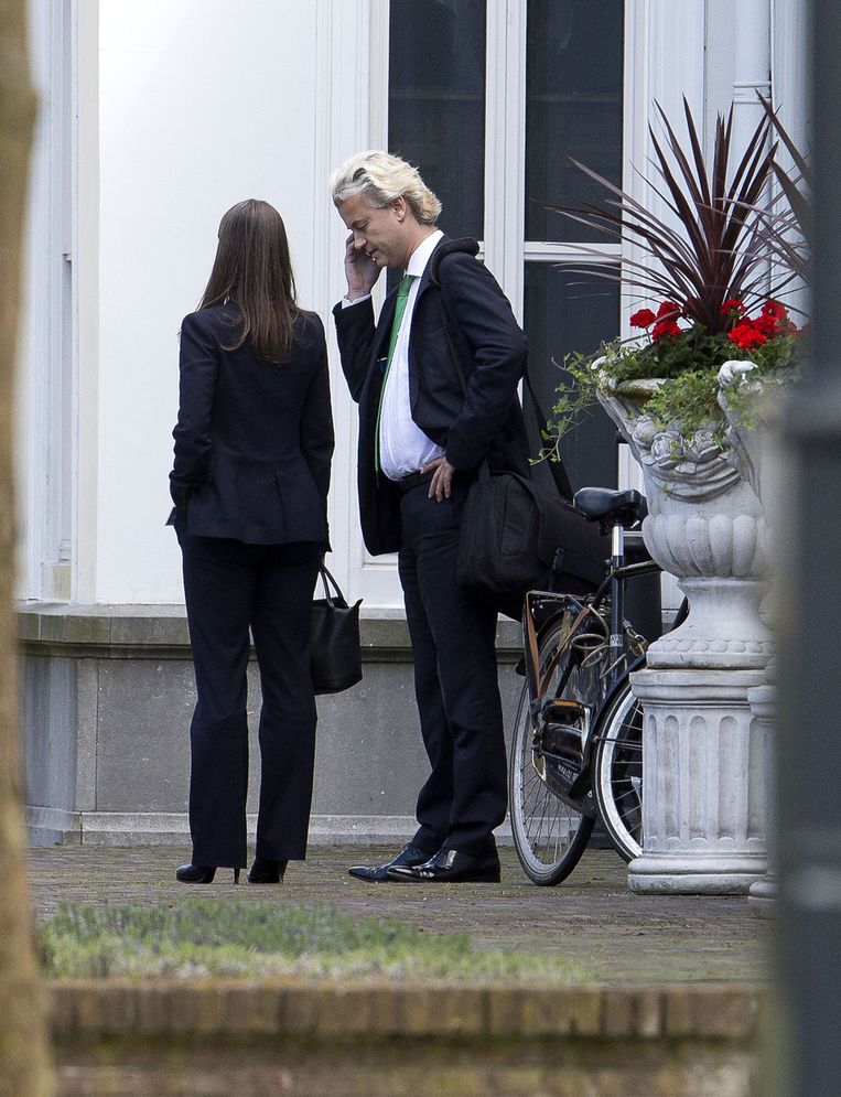 PVV-leider Geert Wilders en Kamerlid Fleur Agema verlaten het Catshuis. Beeld anp