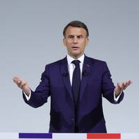 ‘Het is bijna onvergeeflijk’: hoe een select groepje adviseurs Macron overtuigden om een waanzinnig risico te nemen