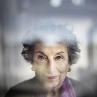 Ja, het zijn extreme tijden, zegt Margaret Atwood, de koningin van de dystopie. Maar ze duren nooit lang