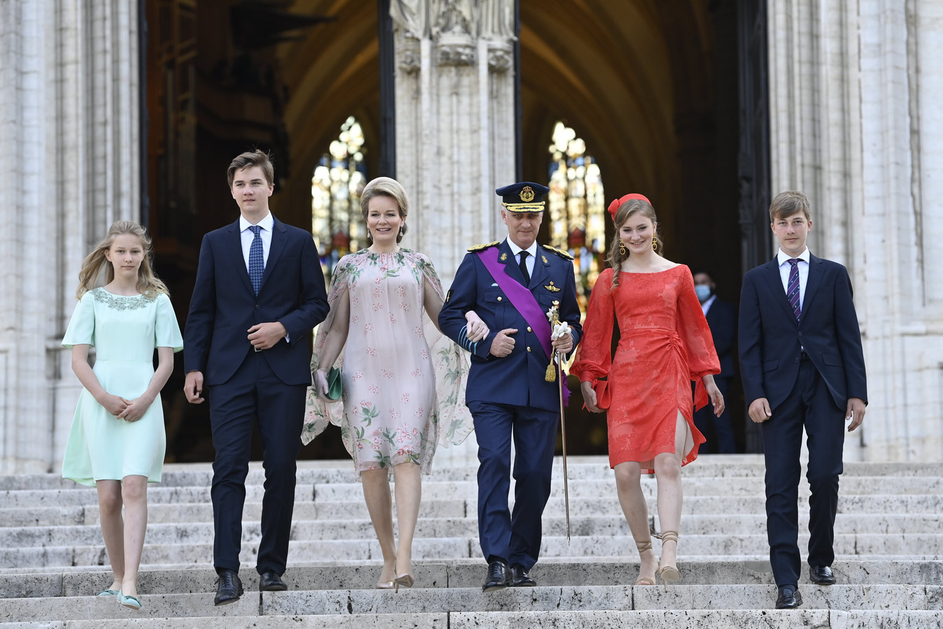 Koning Filip en koningin Mathilde op de fiets voor autoloze zondag in Gent Foto pzc.nl