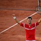 Novak Djokovic verslaat Tsitsipas in de finale van Roland Garros