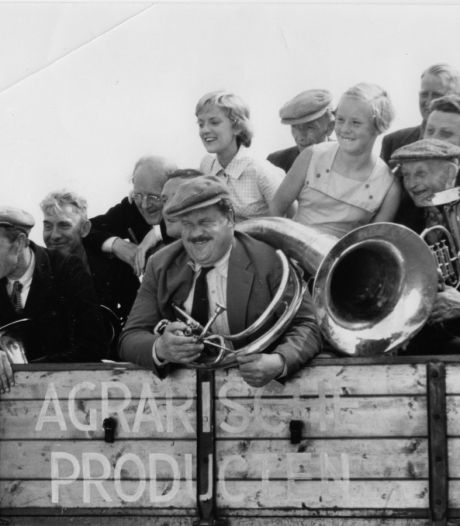 Filmklassieker ‘Fanfare’ van Goorse cineast Bert Haanstra herleeft in Giethoorn 