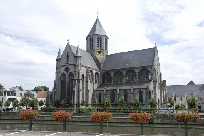 De Onze-Lieve-Vrouw Geboortekerk van Pamele