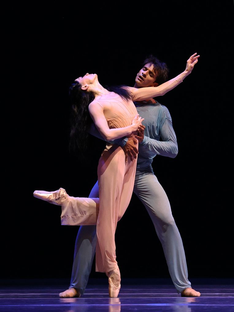 Anna Tsygankova en Constantine Allen in The Two of Us van choreograaf Christopher Wheeldon door Het Nationale Ballet Beeld Hans Gerritsen