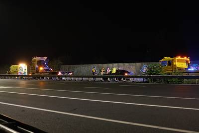 A2 dicht tussen Best en Boxtel: brokstukken op snelweg door botsing met drie voertuigen
