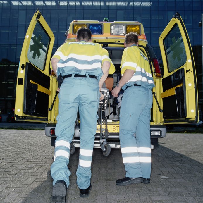 De vrouw is de moeder van twee van de vijf kinderen in de auto. Waarom de andere drie kinderen in haar auto zaten, is niet bekend.