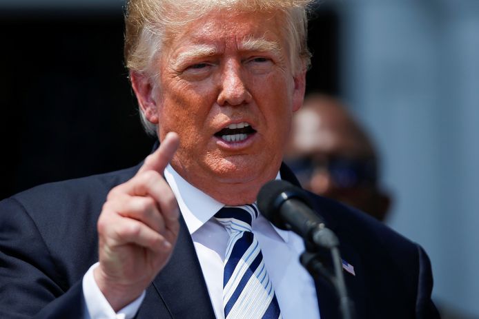L’ex-président américain Donald Trump a annoncé mercredi poursuivre en justice les entreprises Twitter, Facebook et Google pour l’avoir banni de leurs plateformes lors d’un discours formel dans son club de golf de Bedminster, dans le New Jersey.
