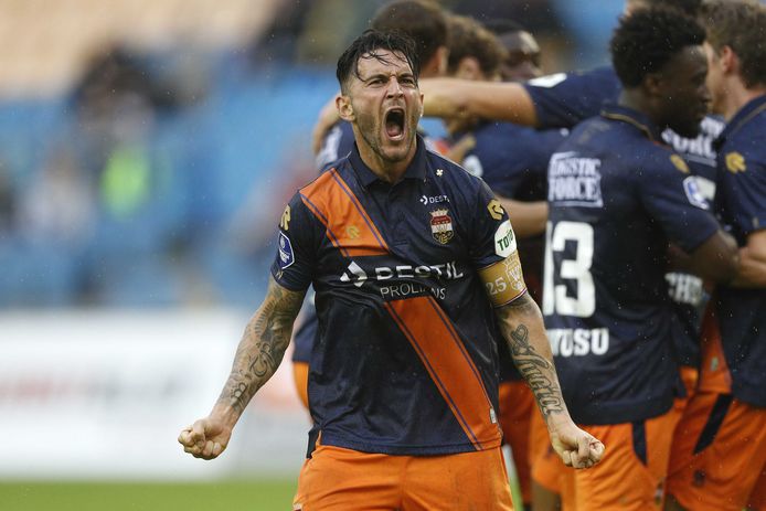 Pol Llonch won zijn eerste duel als aanvoerder in het GelreDome.
