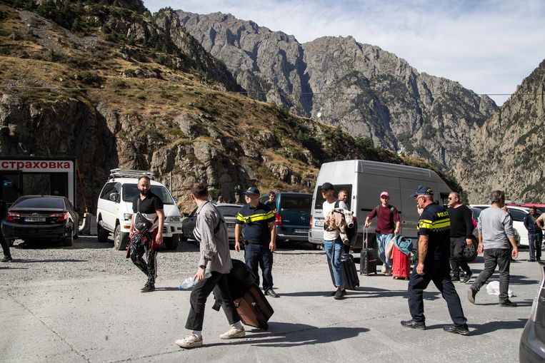 Na de Russische invasie in Oekraïne en na de aankondiging van de mobilisatie in Rusland was het druk aan de Russisch-Georgische grens. Beeld Getty Images
