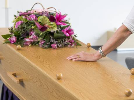 Oversterfte houdt aan: weer duizenden mensen meer overleden