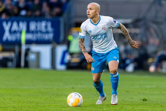 Angeliño in actie namens PSV.