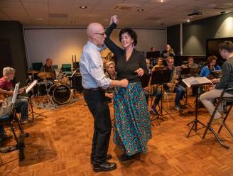 Walter en Renate houden gewoon hun eigen diner dansant