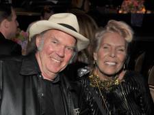 Experts over coronaverwijzing: ‘Spotify heeft kwestie Neil Young slim opgelost’