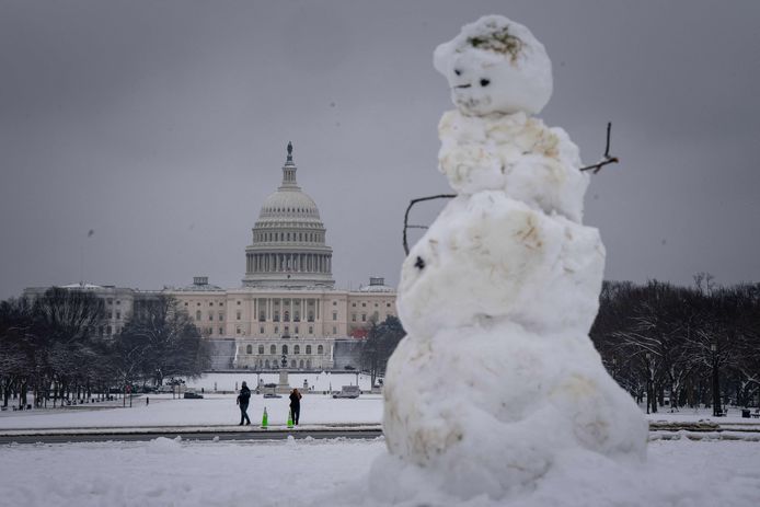 In de Amerikaanse hoofdstad Washington was er naast sneeuwellende ook sneeuwpret.