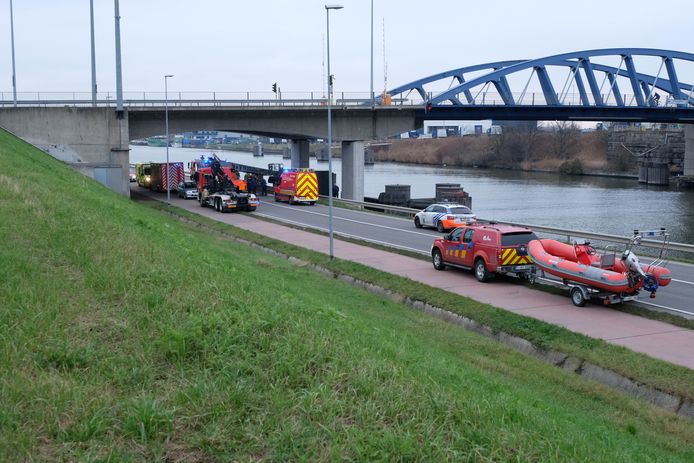 Zondagmiddag werd het lichaam van een man aangetroffen in de Willebroekse Vaart.
