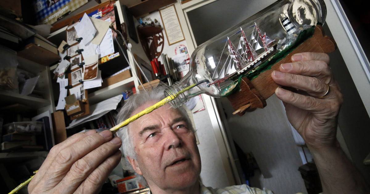 Gastvrijheid maak een foto Stewart Island Gerrit (77) maakt al 56 jaar bootjes in flessen | Rivierenland | AD.nl