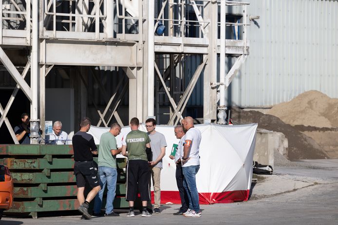 De politie en arbeidsinspectie voerden het onderzoek.