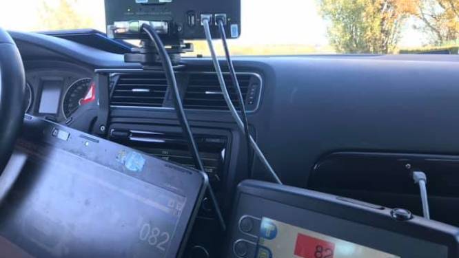Politie flitst 83 autobestuurders tijdens snelheidscontroles