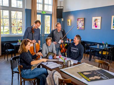 Topacteurs Thom Hoffman en Saskia Temmink met actueel stuk in theater: ‘Ook toen stond Europa in brand’
