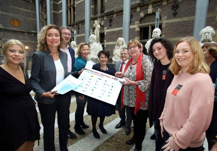 Eind 2017 trokken zorgwethouders, zorgdirecteuren en jongeren uit de regio naar het Binnenhof om bij Kamerleden te pleiten voor extra geld voor jeugdzorg.