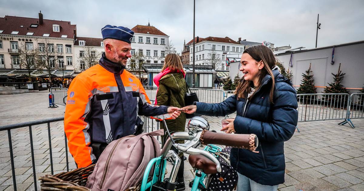 Grootschalige politiecontrole blijkt broodnodig: maar liefst helft van ...