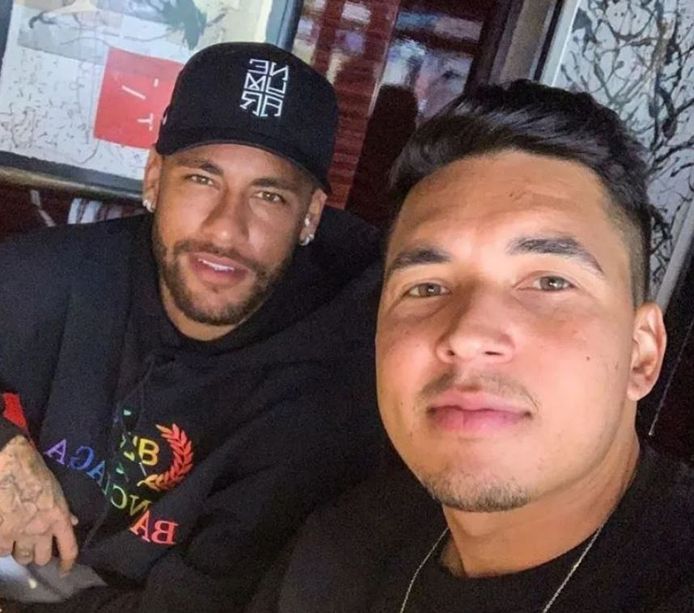 Neymar met Gilmar Araujo.