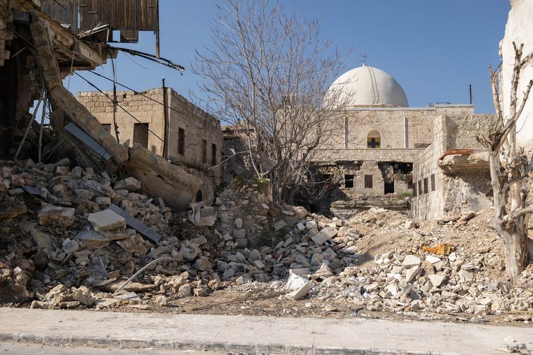 Ingestorte gebouwen in Aleppo.  Beeld Greg Kojageuzian