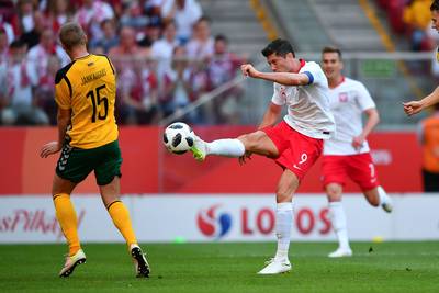 Polen vlak voor WK ruim langs Litouwen