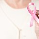 Deze mogelijke symptomen van borstkanker wil je niet negeren