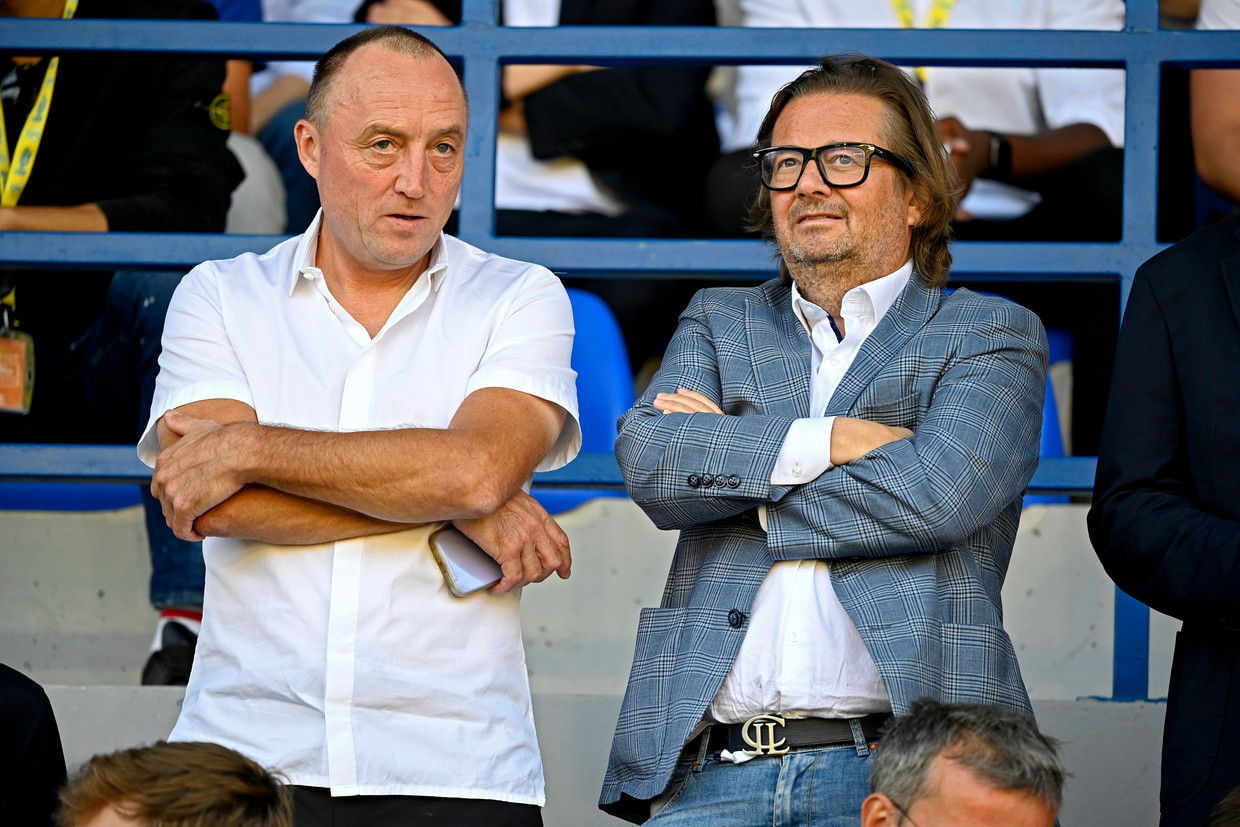 Huidig voorzitter Wouter Vandenhaute en clubeigenaar Marc Coucke tijdens een Brusselse derby. Beeld Photo News