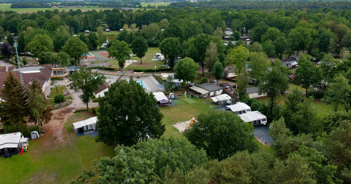 De brasserie bij Peter Gillis is al een jaar dicht, maar aan vakantievierders geen gebrek