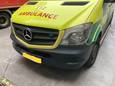 Bestuurder wordt onwel en verliest controle over stuur